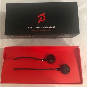 Peloton earbuds NWT